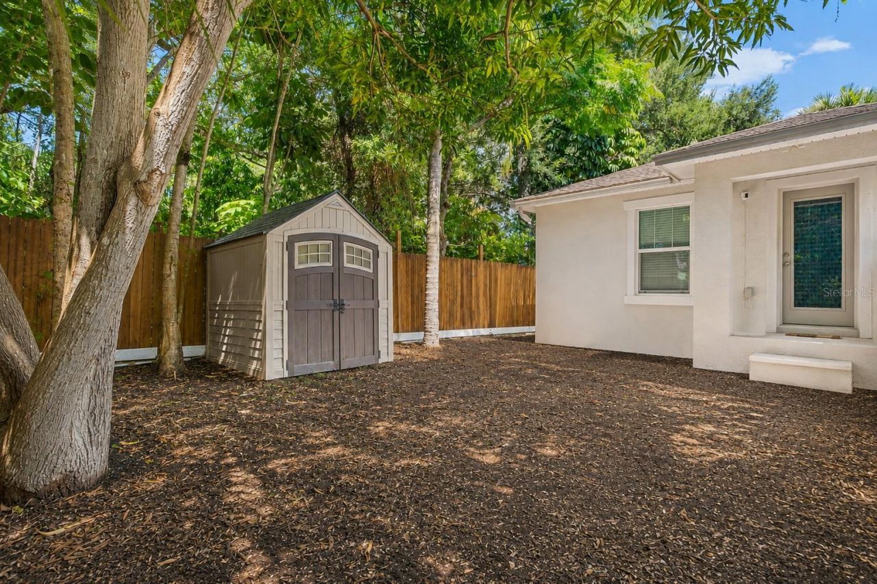 325 Wisconsin Court S, Saint Petersburg, FL 33705 Photo