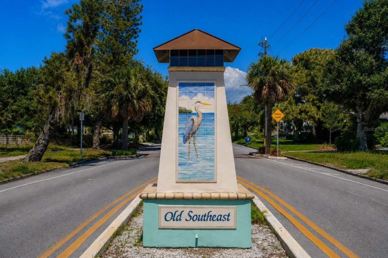 325 Wisconsin Court S, Saint Petersburg, FL 33705 Photo
