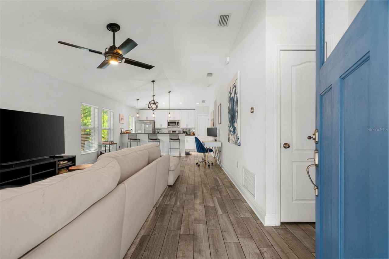 325 Wisconsin Court S, Saint Petersburg, FL 33705 Photo