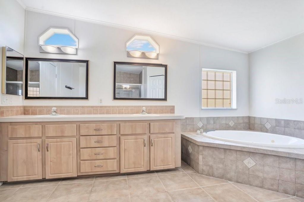 585 Outer Drive, Cocoa, FL 32926 Photo