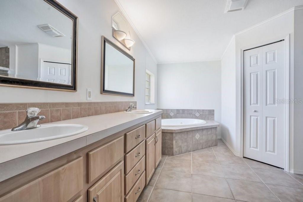 585 Outer Drive, Cocoa, FL 32926 Photo