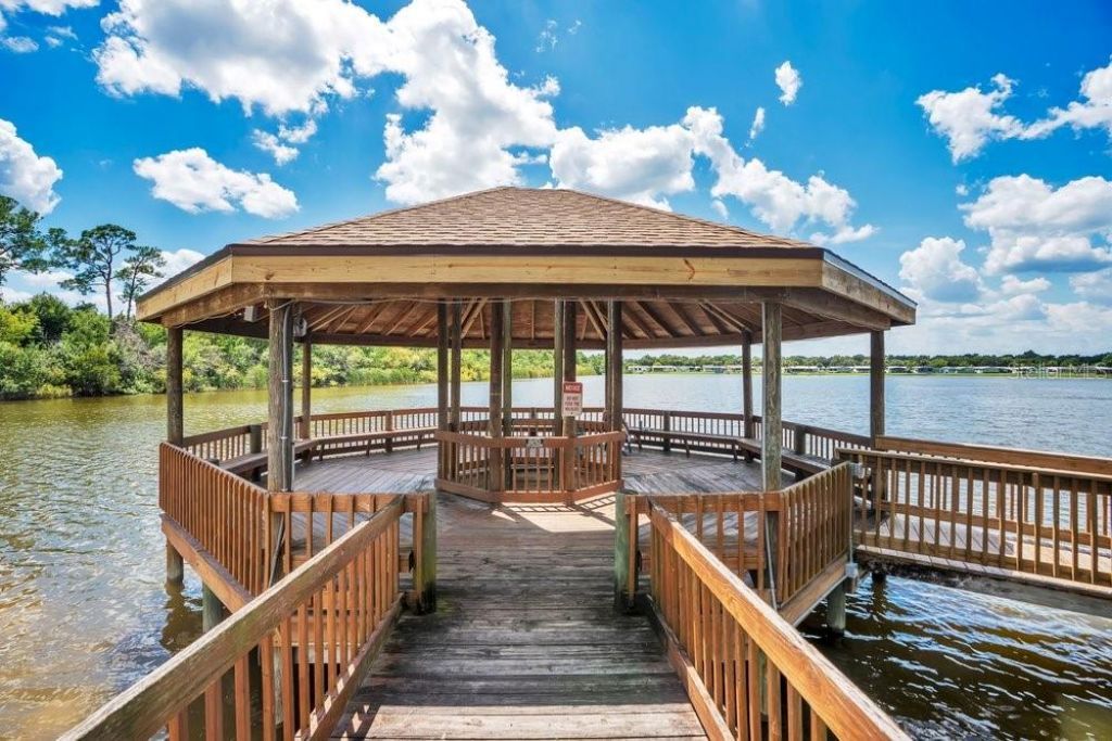 585 Outer Drive, Cocoa, FL 32926 Photo