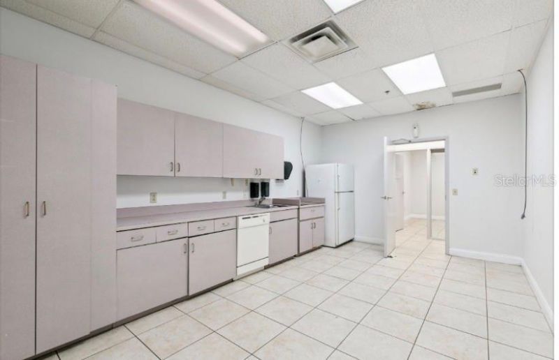 2453 Orlando Central Parkway , Orlando, FL 32809 Photo