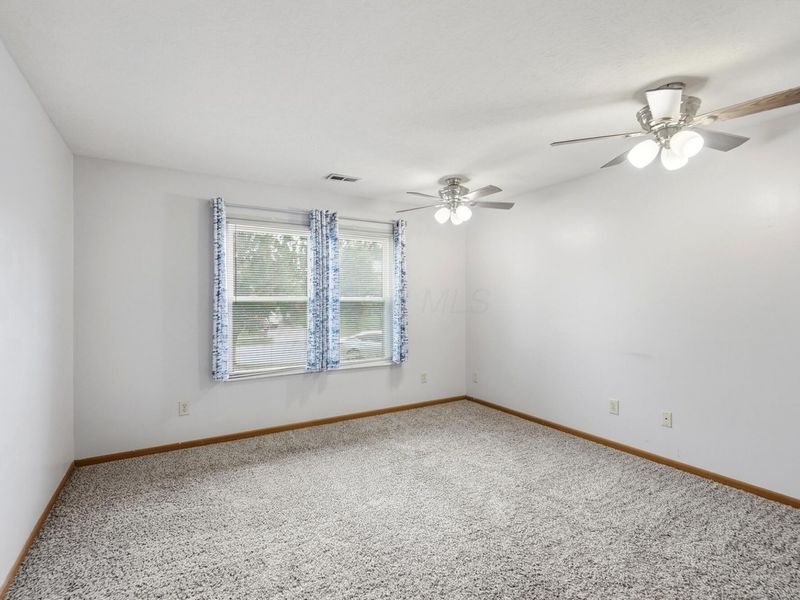 786 Crevis Lane , Columbus, OH 43228 Photo 12