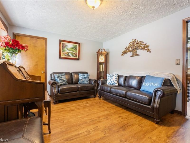 1015 Carnwise Street SW, Canton, OH 44706 Photo 3