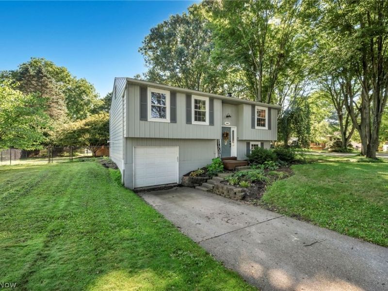 1045 Deleone Drive, Kent, OH 44240 Photo 1