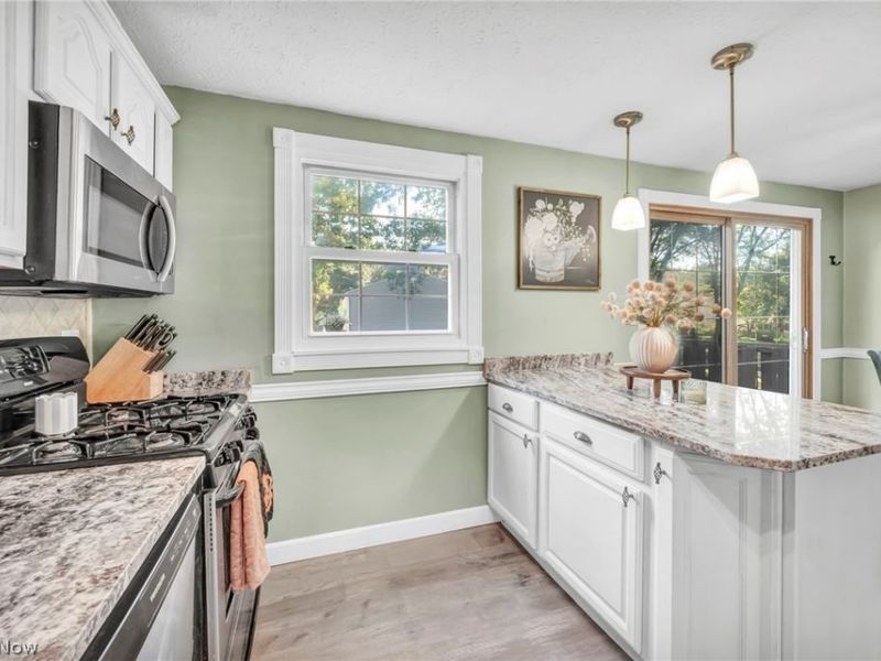 1045 Deleone Drive, Kent, OH 44240 Photo 12