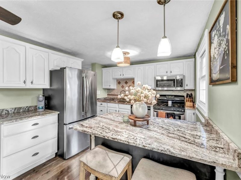 1045 Deleone Drive, Kent, OH 44240 Photo 9