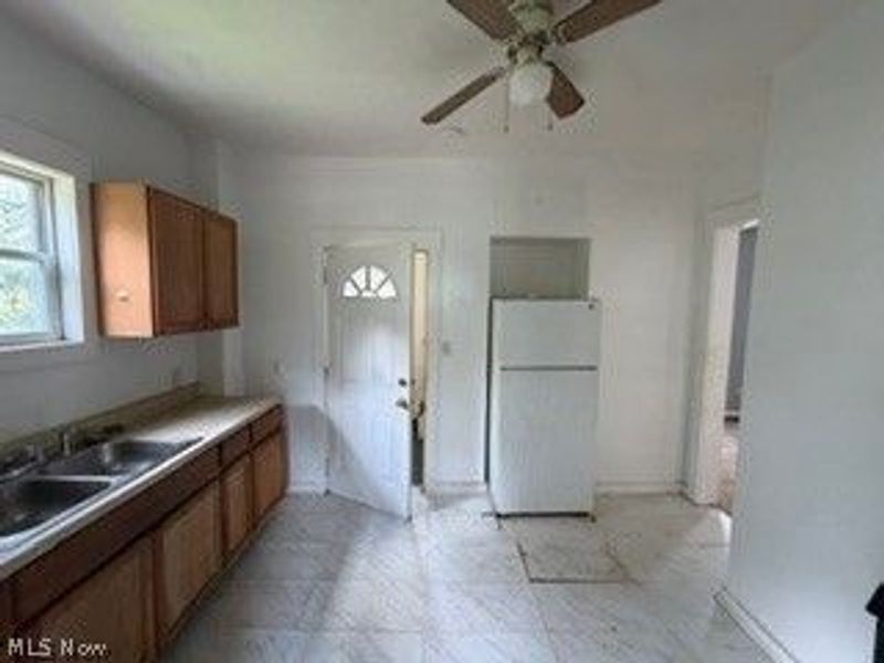 2092 W 95th Street , Cleveland, OH 44102 Photo 11