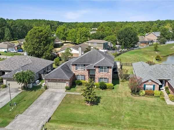305 STALLION Court , Covington, LA 70435