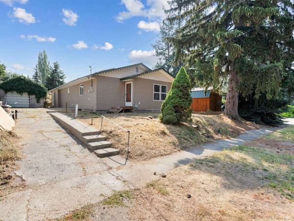 505 W McCoy St. St, Oakesdale, WA 99158