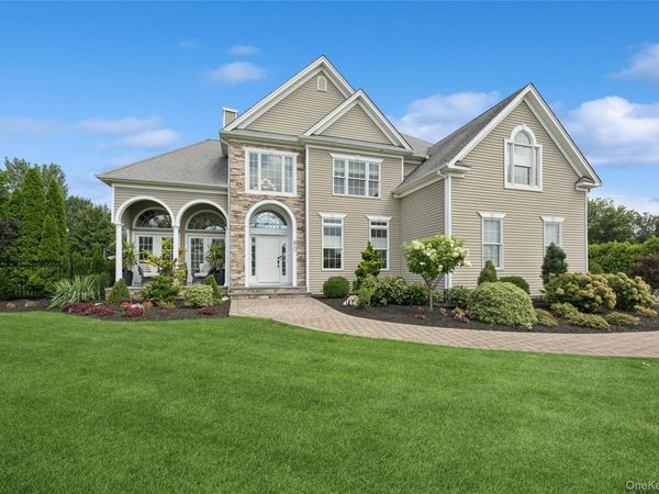 80 Alfred Avenue, Baiting Hollow, NY 11933