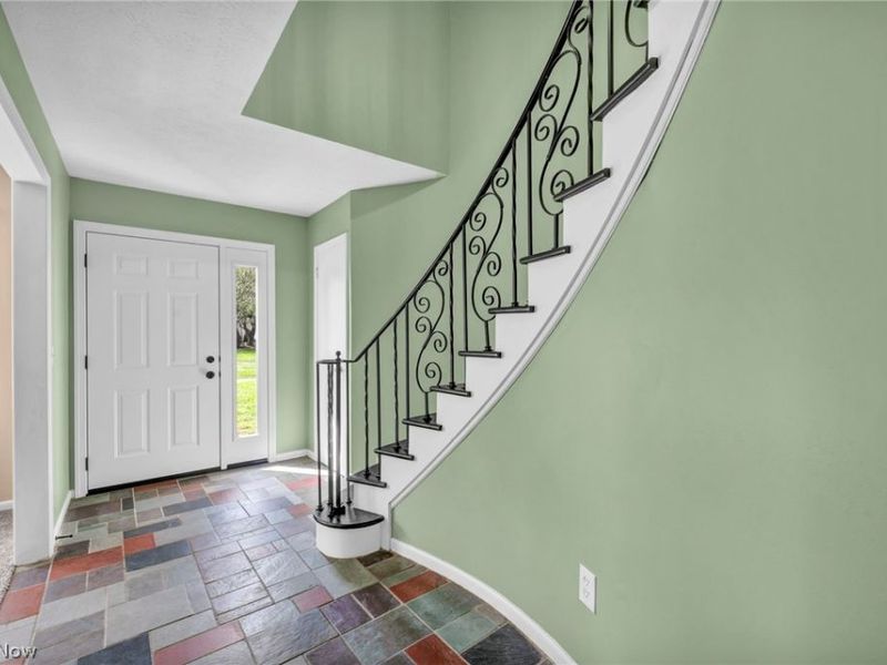 11 Meadowlawn Drive, Unit 5, Mentor, OH 44060 Photo 2