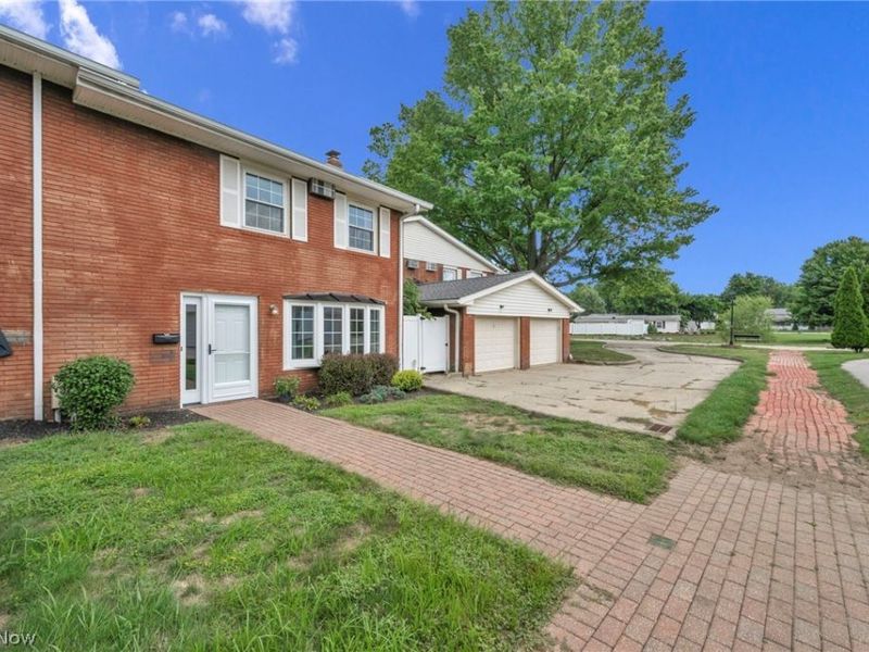 11 Meadowlawn Drive, Unit 5, Mentor, OH 44060 Photo 22