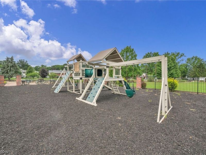 11 Meadowlawn Drive, Unit 5, Mentor, OH 44060 Photo 27