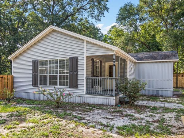 698 Persimmon Street, Freeport, FL 32439