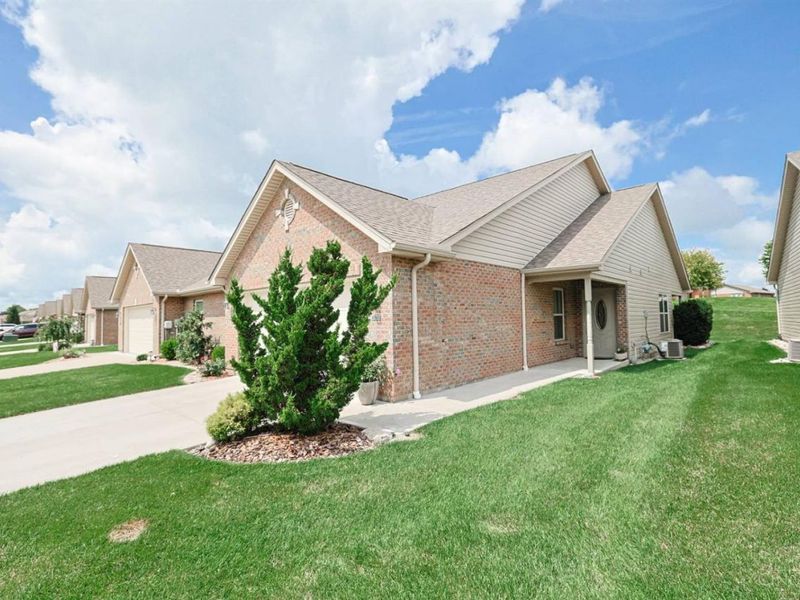 727 Villa Court, Trenton, OH 45067 Photo 2