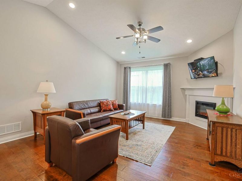 727 Villa Court, Trenton, OH 45067 Photo 5