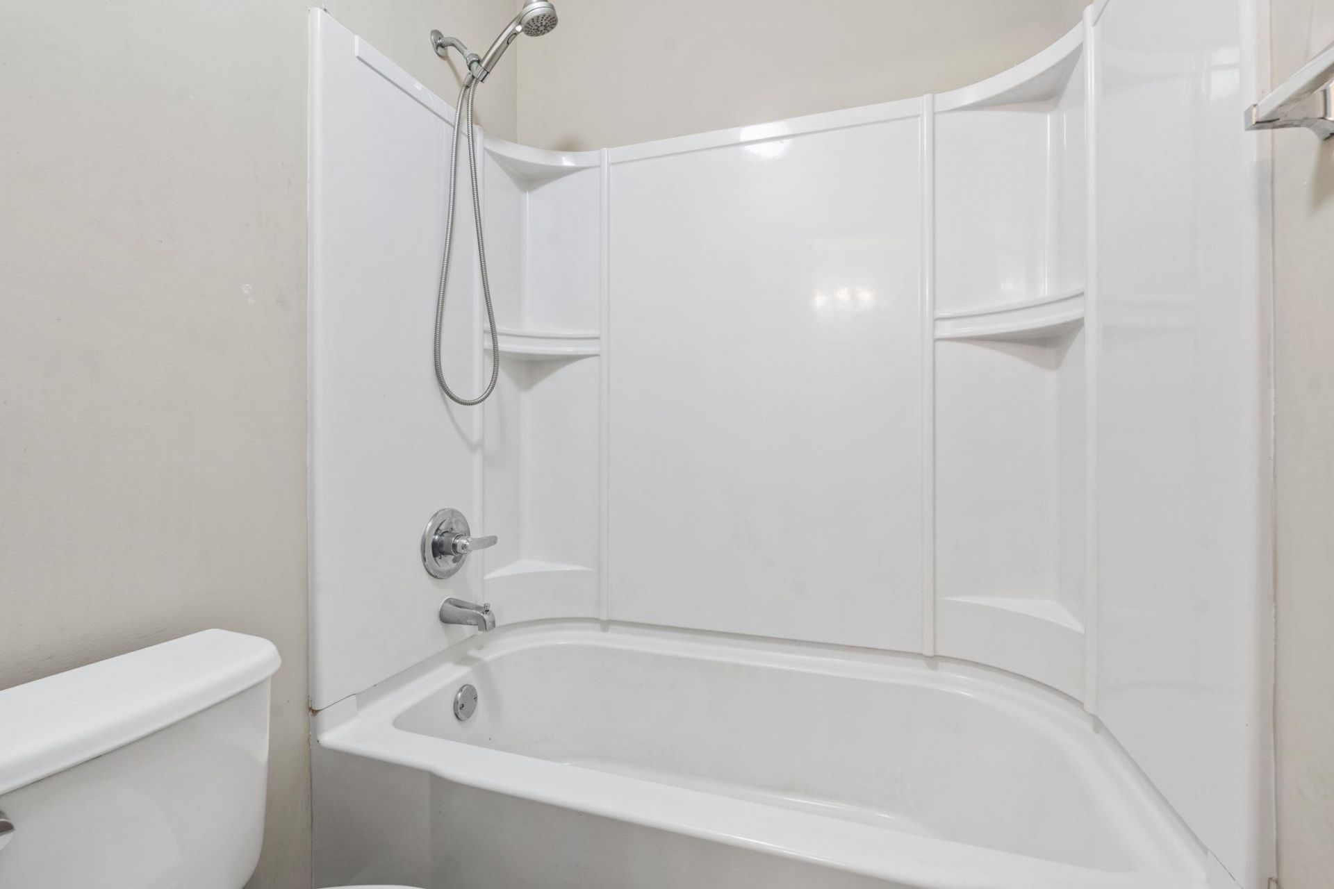 3234 Volterra Way Photo 17