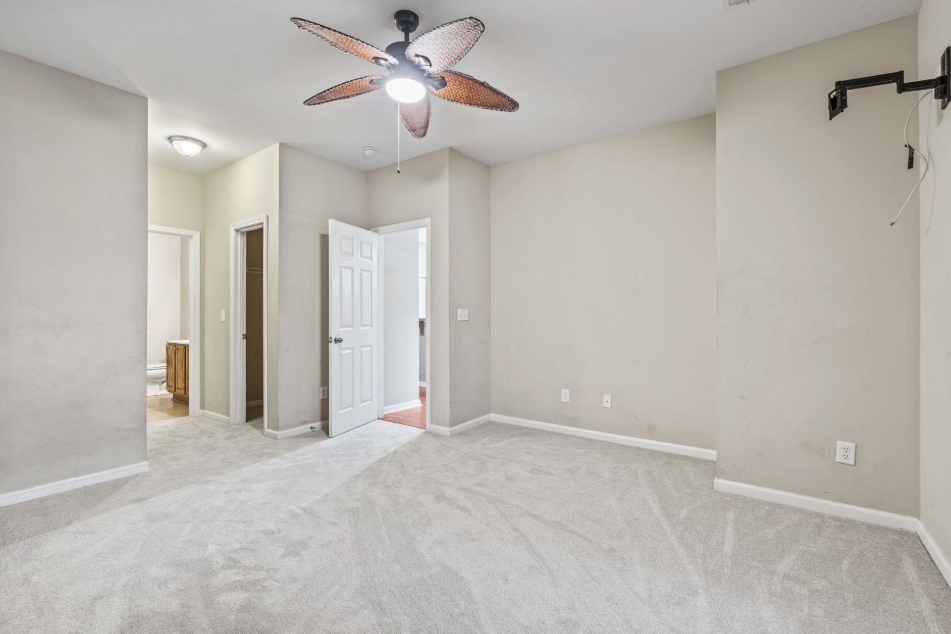 3234 Volterra Way Photo 23