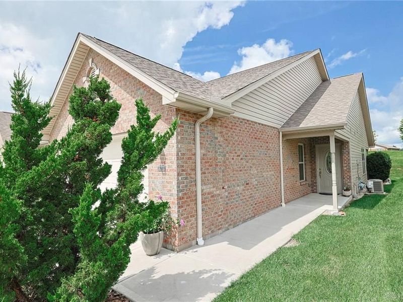 727 Villa Court, Trenton, OH 45067 Photo 3