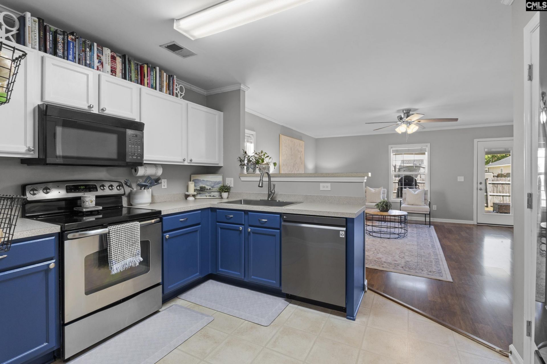229 Gardenwalk Drive  Photo 7