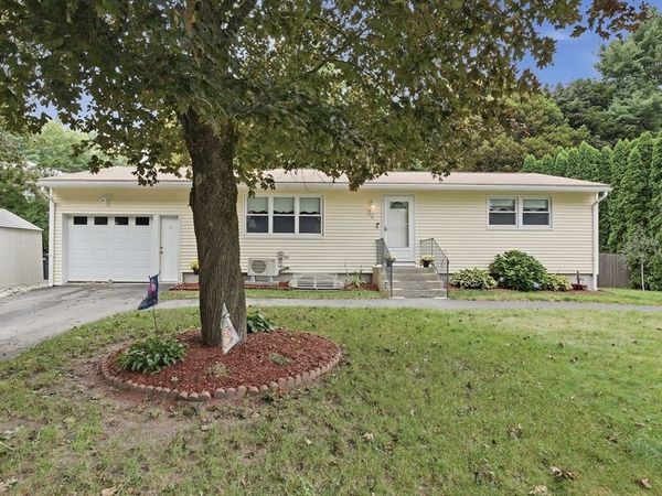 28 Cumberland Drive, West Boylston, MA 01583