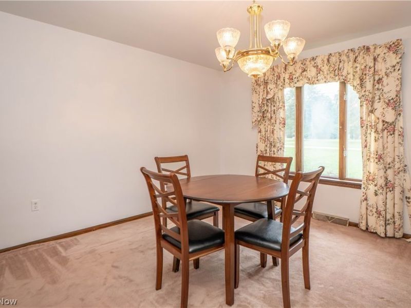 326 Airport Road NW, Warren, OH 44481 Photo 14