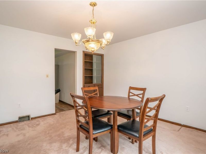 326 Airport Road NW, Warren, OH 44481 Photo 15