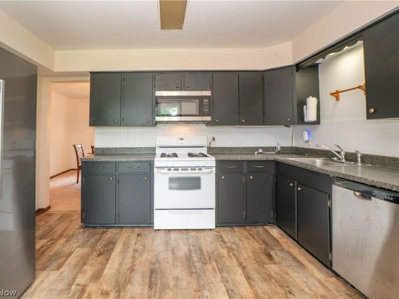 326 Airport Road NW, Warren, OH 44481 Photo 17