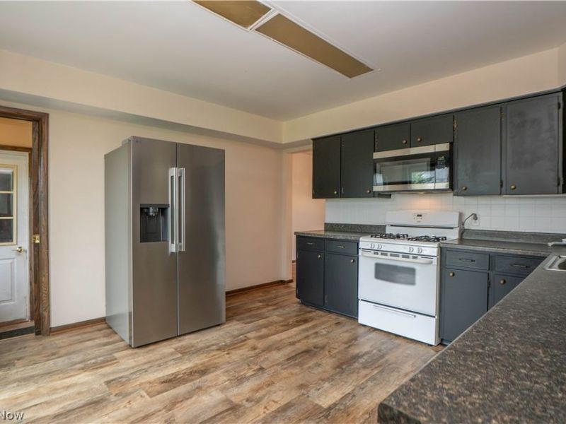 326 Airport Road NW, Warren, OH 44481 Photo 18