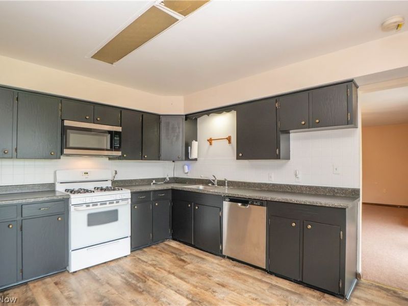 326 Airport Road NW, Warren, OH 44481 Photo 20