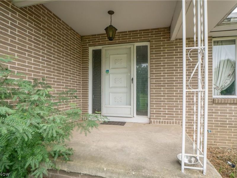 326 Airport Road NW, Warren, OH 44481 Photo 8