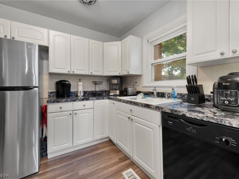 991 Reeve Road , Elyria, OH 44035 Photo 18