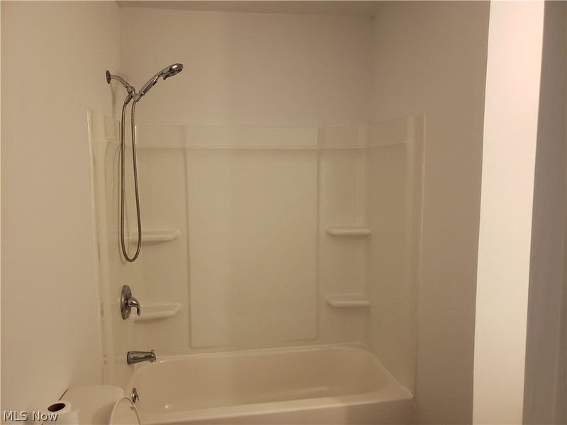 6110 Antrim Road, Elyria, OH 44035 Photo 10