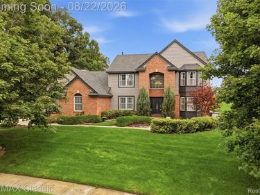 2333 Sandlewood Drive, White Lake Township, Mi 48383