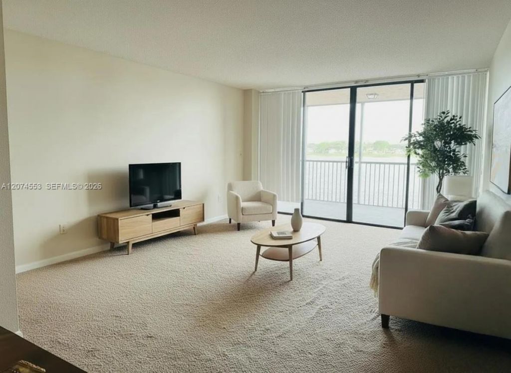 20860 San Simeon Way, Unit 205-6, Miami, FL 33179 Photo