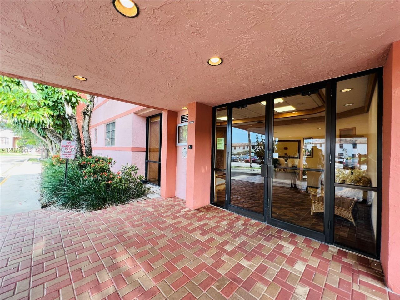 20860 San Simeon Way, Unit 205-6, Miami, FL 33179 Photo