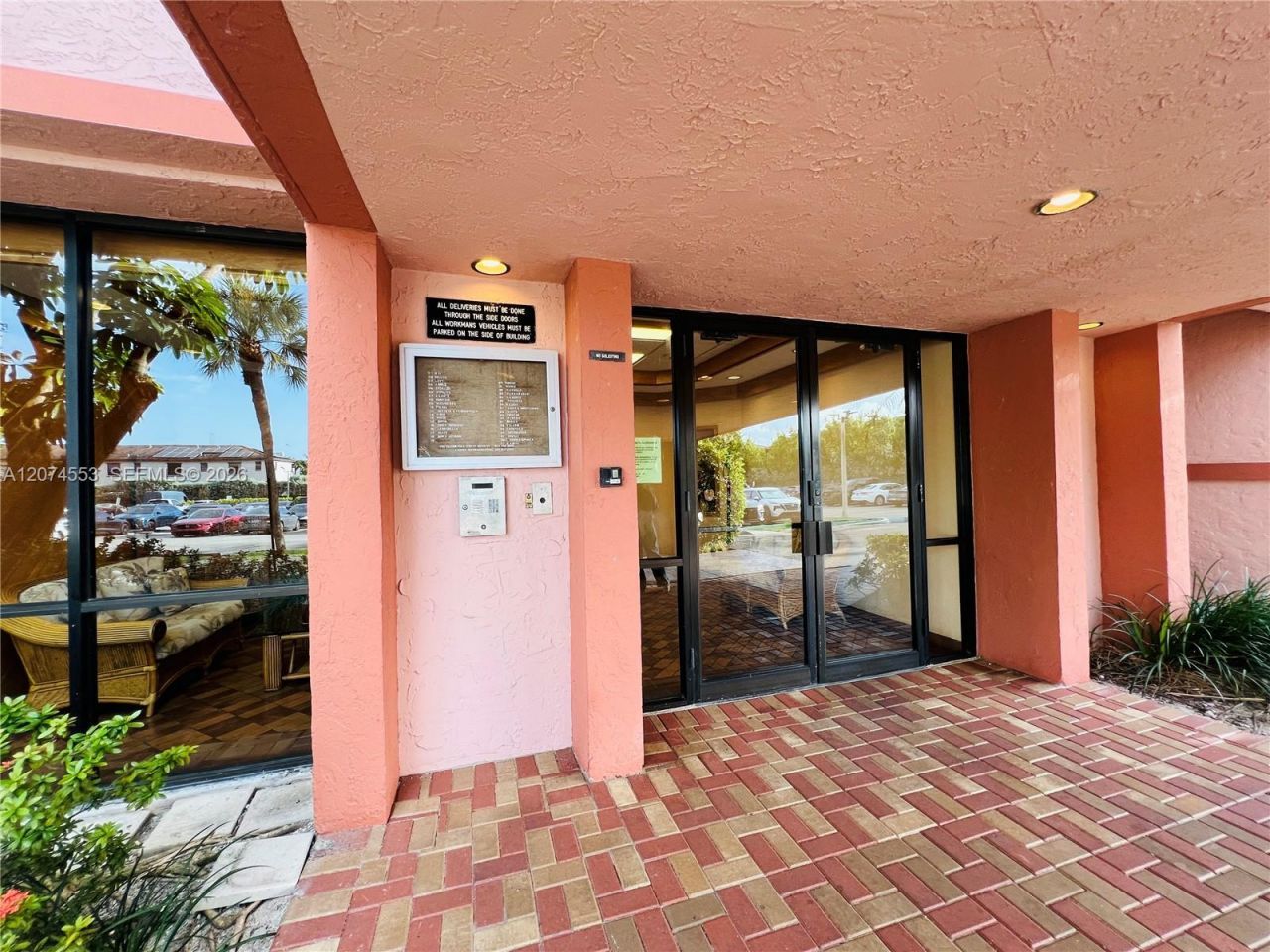 20860 San Simeon Way, Unit 205-6, Miami, FL 33179 Photo