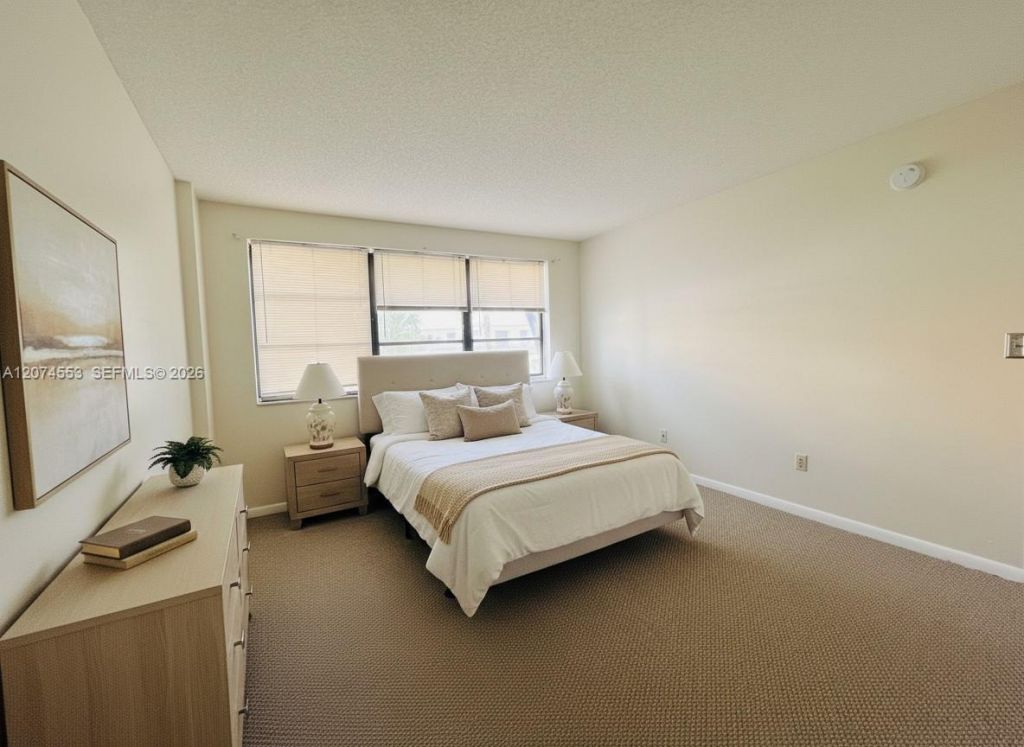 20860 San Simeon Way, Unit 205-6, Miami, FL 33179 Photo