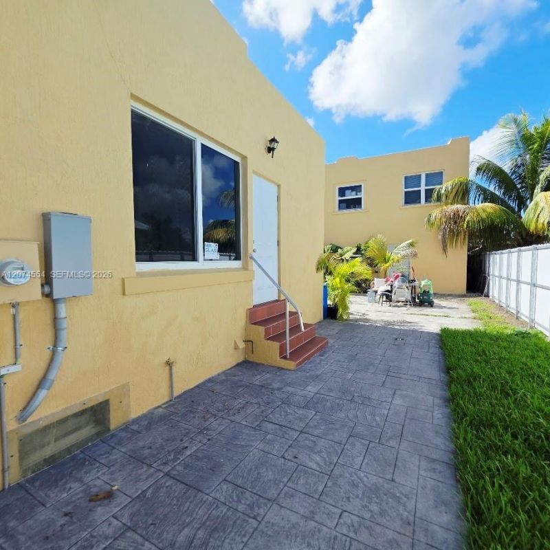 1934 NW 35th St , Miami, FL 33142 Photo