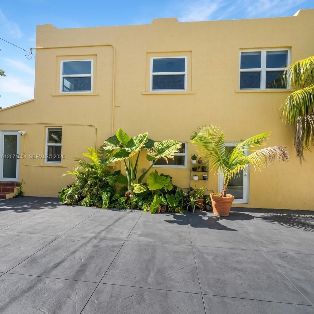 1934 NW 35th St , Miami, FL 33142 Photo