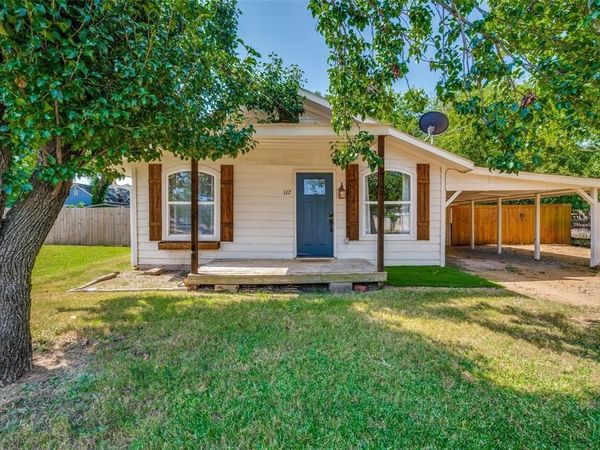 117 E Division Street, Pilot Point, TX 76258
