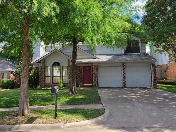 606 Squaw Creek Court, Arlington, TX 76018