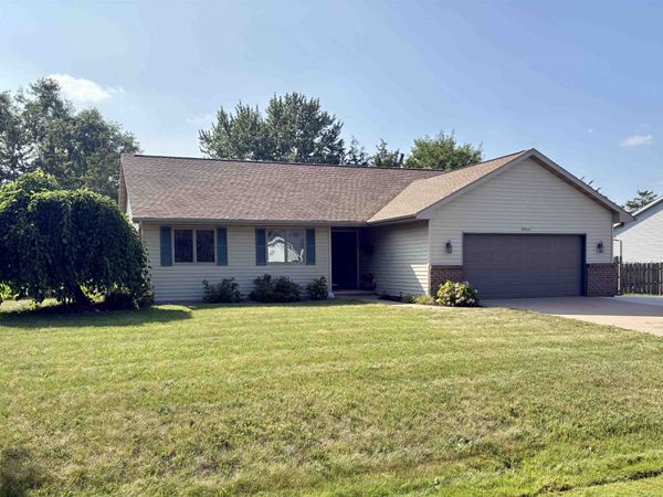 N9631 Emerald Lane, Appleton, WI 54915