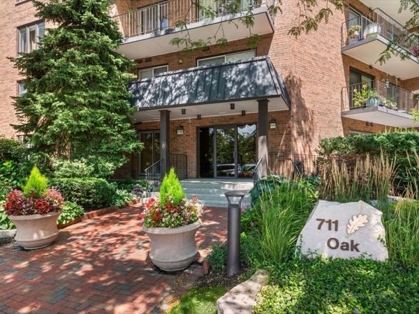 711 Oak Street , Unit 308, Winnetka, IL 60093