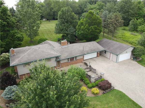 6624 State Route 7, New Waterford, OH 44445