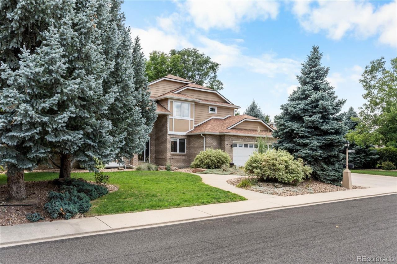 822 Hays Circle, Longmont, CO 80504 Main Photo