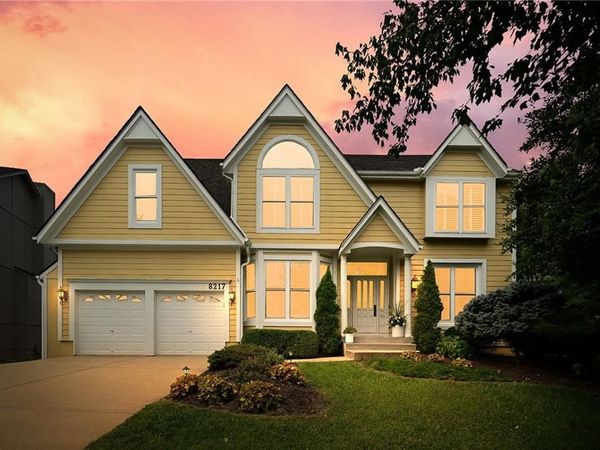 8217 W 146th Terrace, Overland Park, KS 66223