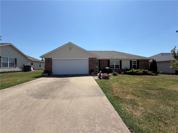 1815 Sylvan Avenue, Neosho, MO 64850